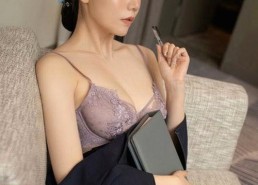 A片官方版：娱乐圈背后隐藏的故事与最新发展